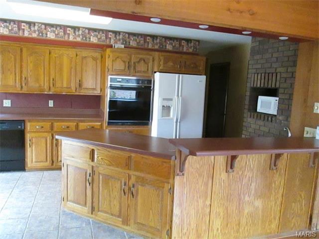 26774 Pebble Drive, Lebanon, MO 65536