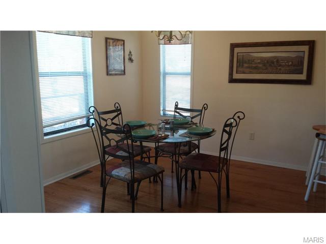 19225 Greenwood Ridge, Lebanon, MO 65536