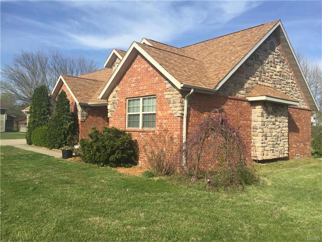 1538 Indian Creek Drive, Lebanon, MO 65536