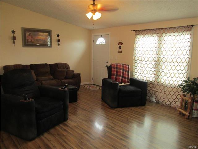 24655 Rustler Lane, Richland, MO 65556
