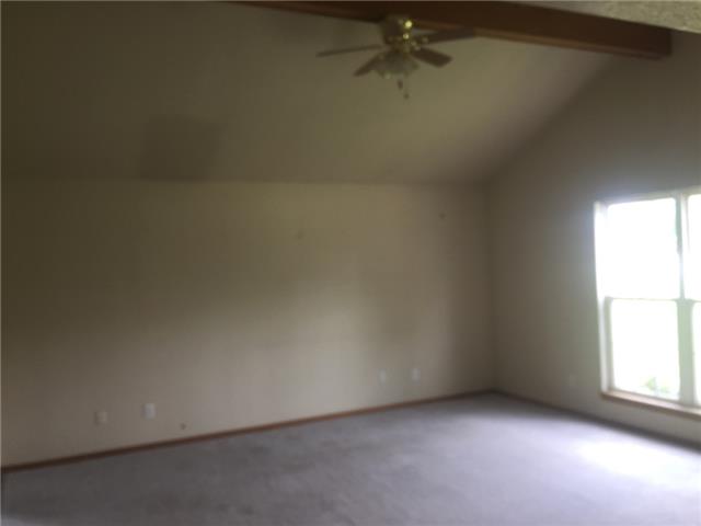 6 Flora DrRichland, MO, 65556Camden County