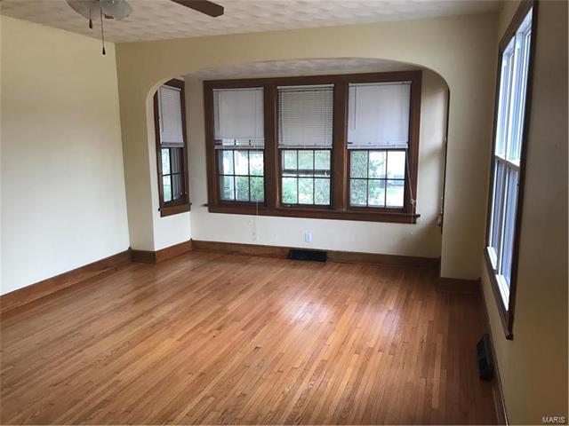 114 Cartall Street, St James, MO 65559