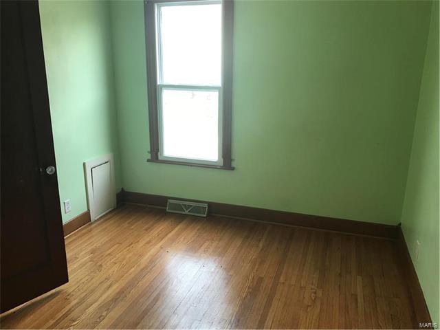 114 Cartall Street, St James, MO 65559