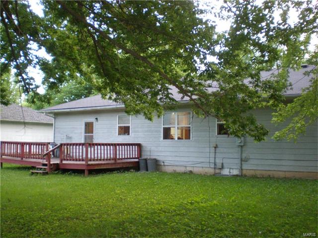 602 North Louise Avenue, St James, MO 65559