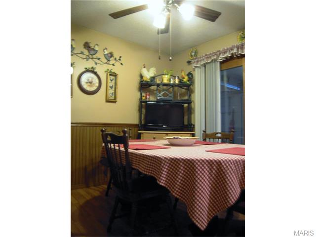 121 Robin Hill Drive, Steelville, MO 65565