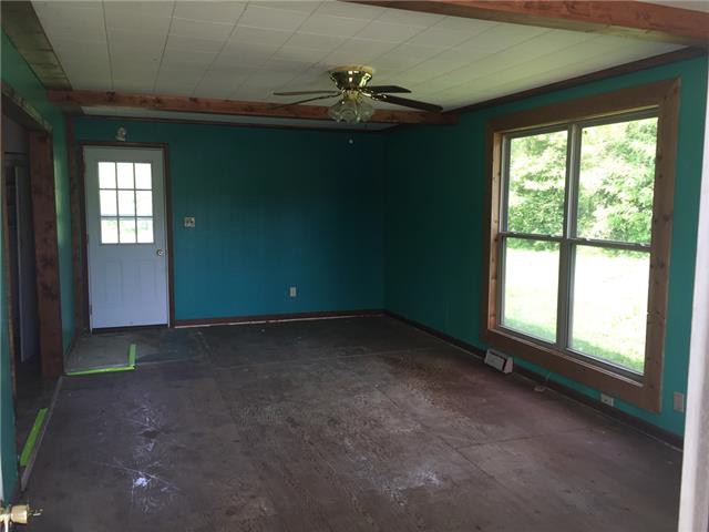 132 Ballpark RdVienna, MO, 65582Maries County