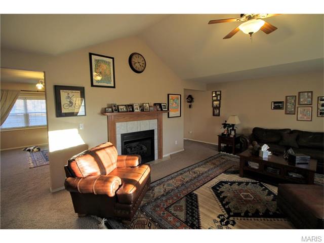 21140 Larson, Waynesville, United States 65583