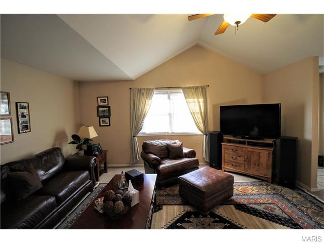 21140 Larson, Waynesville, United States 65583