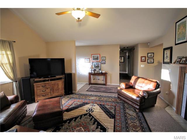 21140 Larson, Waynesville, United States 65583