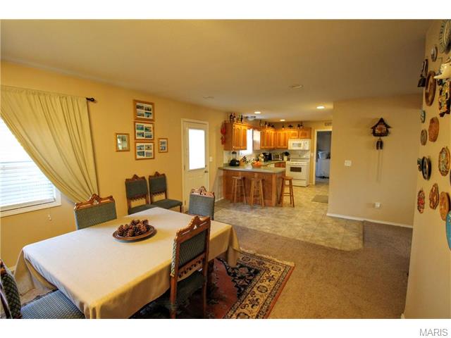 21140 Larson, Waynesville, United States 65583