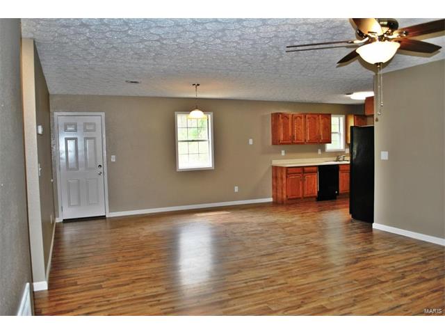 16500 Twilight Drive, St Robert, MO 65584