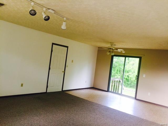 22040 Harlan Lane, St Robert, MO 65584