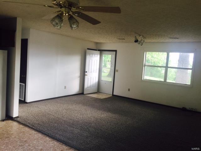 22040 Harlan Lane, St Robert, MO 65584