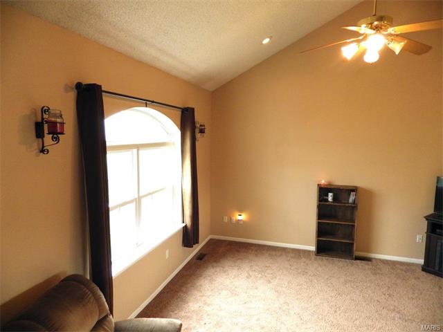 124 Hickory Valley, St Robert, MO 65584