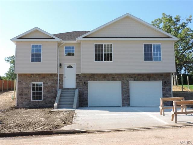 208 Sandstone Drive, St Robert, MO 65584