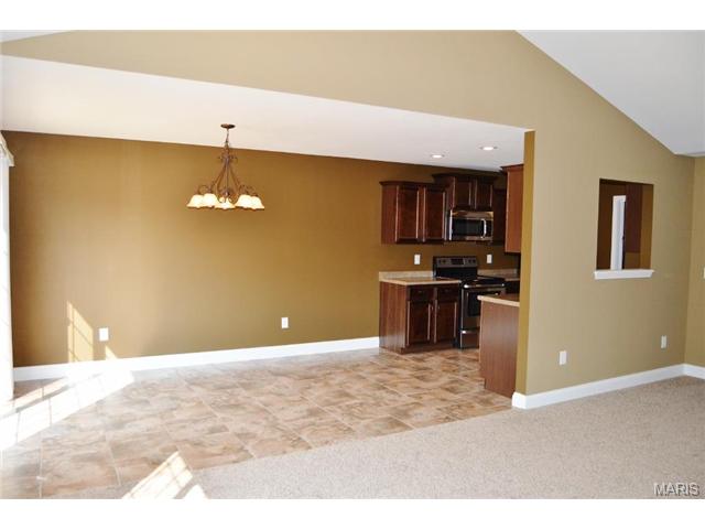 208 Sandstone Drive, St Robert, MO 65584