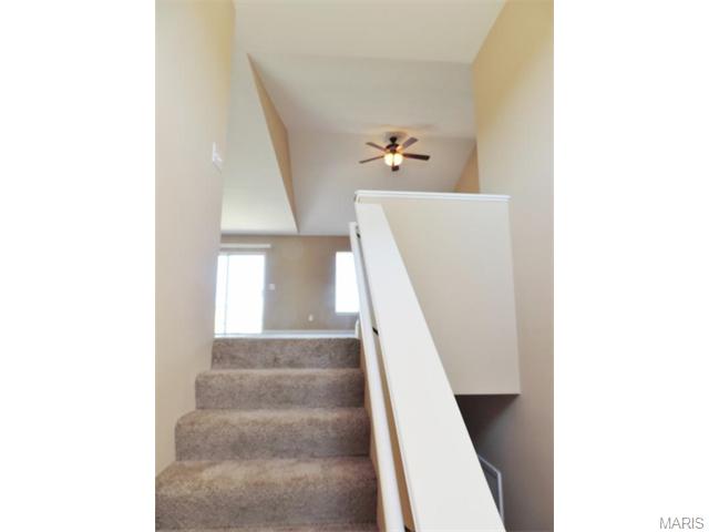 202 Sandstone Drive, St Robert, MO 65584