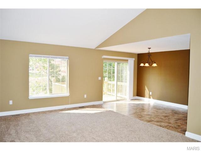 204 Sandstone Drive, St Robert, MO 65584
