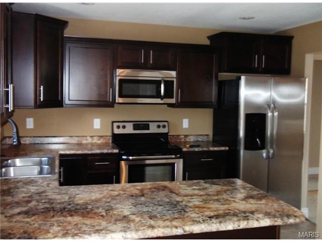 106 Quartz Court, St Robert, MO 65584