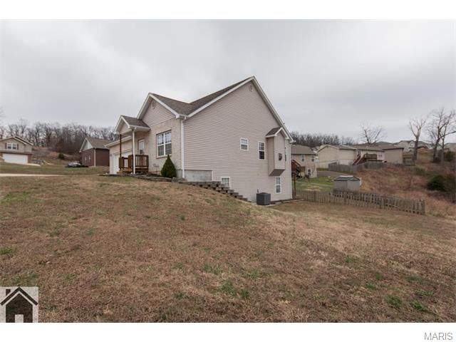105 Birch Tree Circle, St Robert, MO 65584