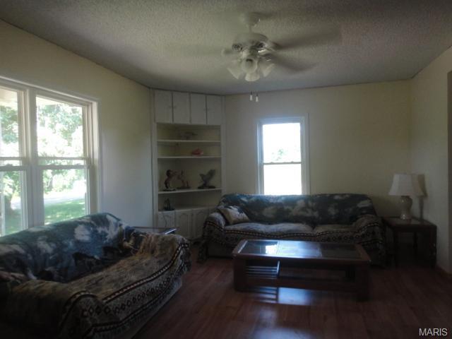 5298 Union Chapel Road, Yukon, MO 65589