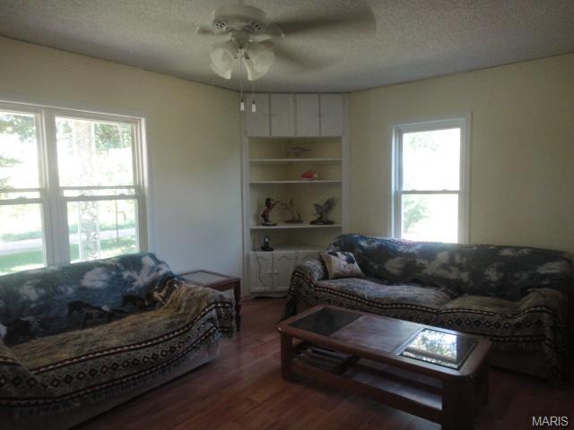 5298 Union Chapel Road, Yukon, MO 65589