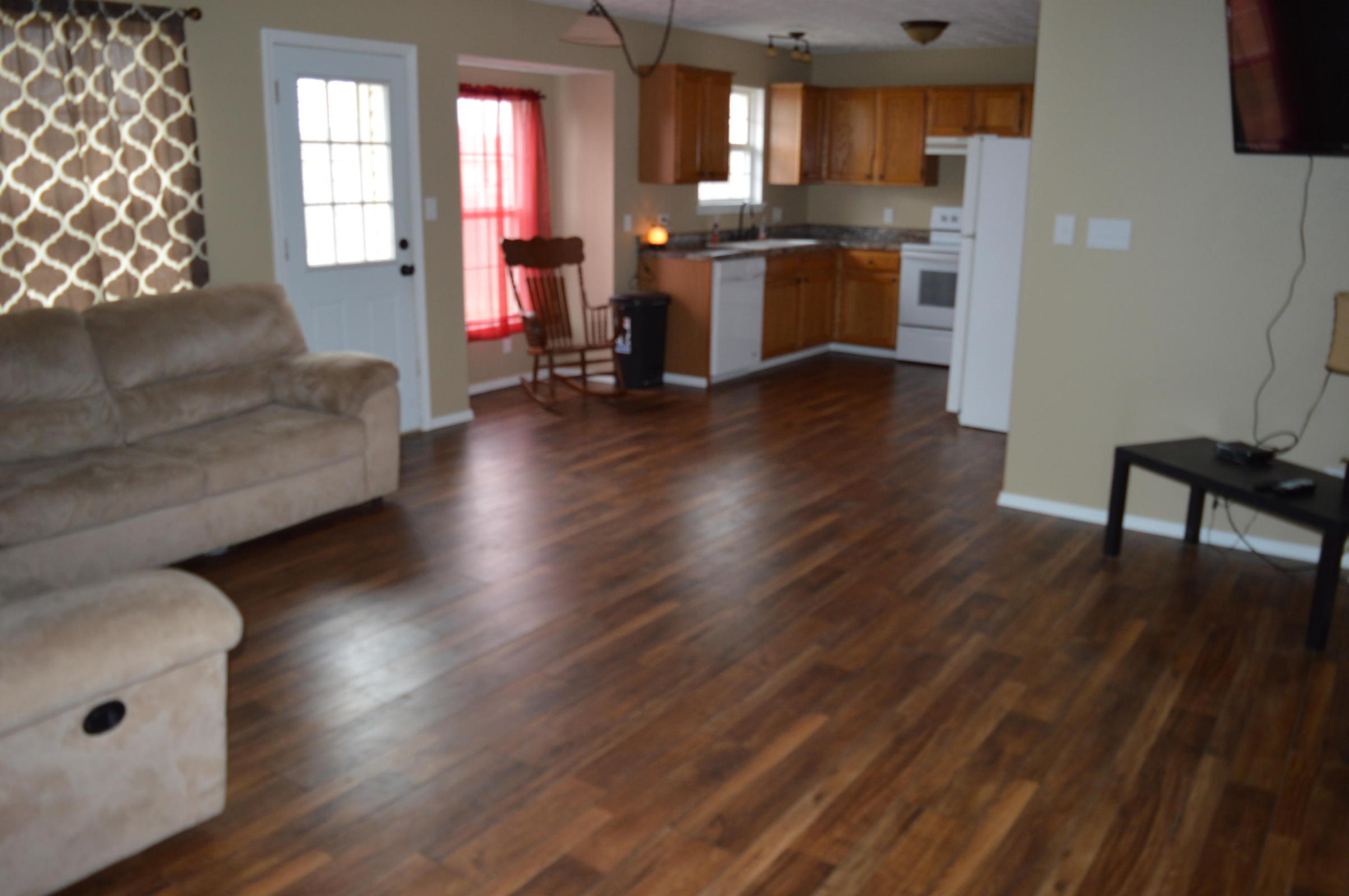 409 W Cline Street, Aurora, MO 65605
