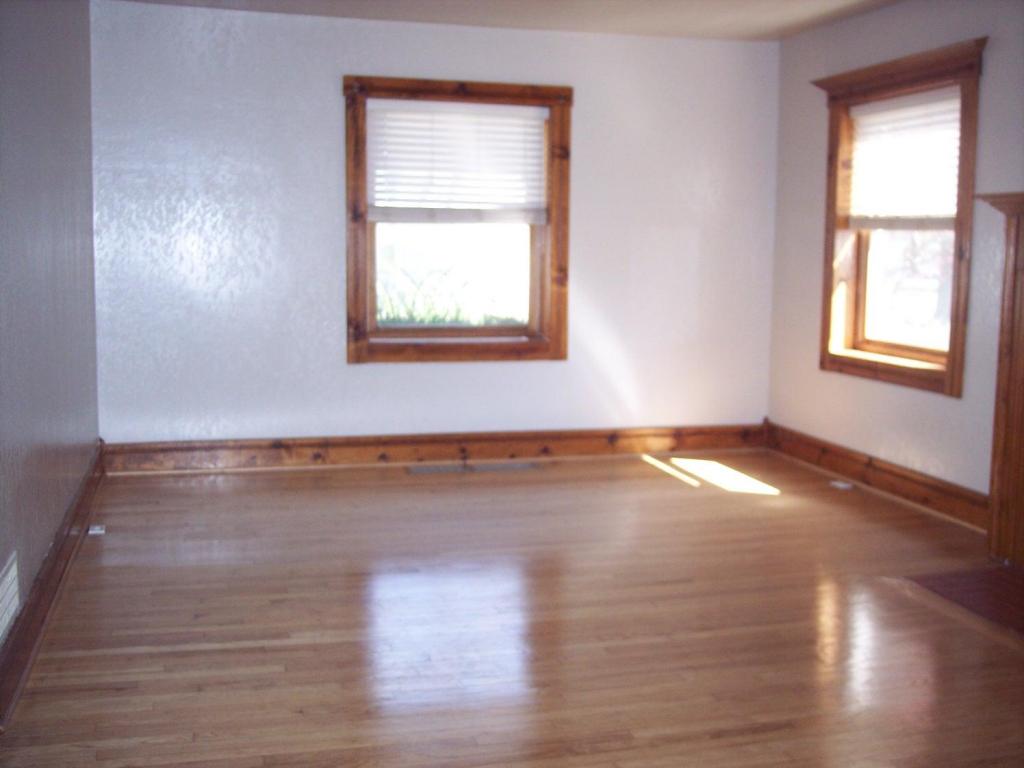 529 West College Street, Aurora, MO 65605