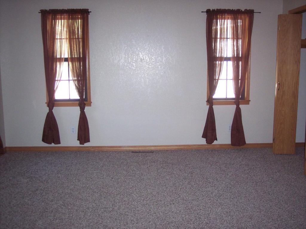 529 West College Street, Aurora, MO 65605