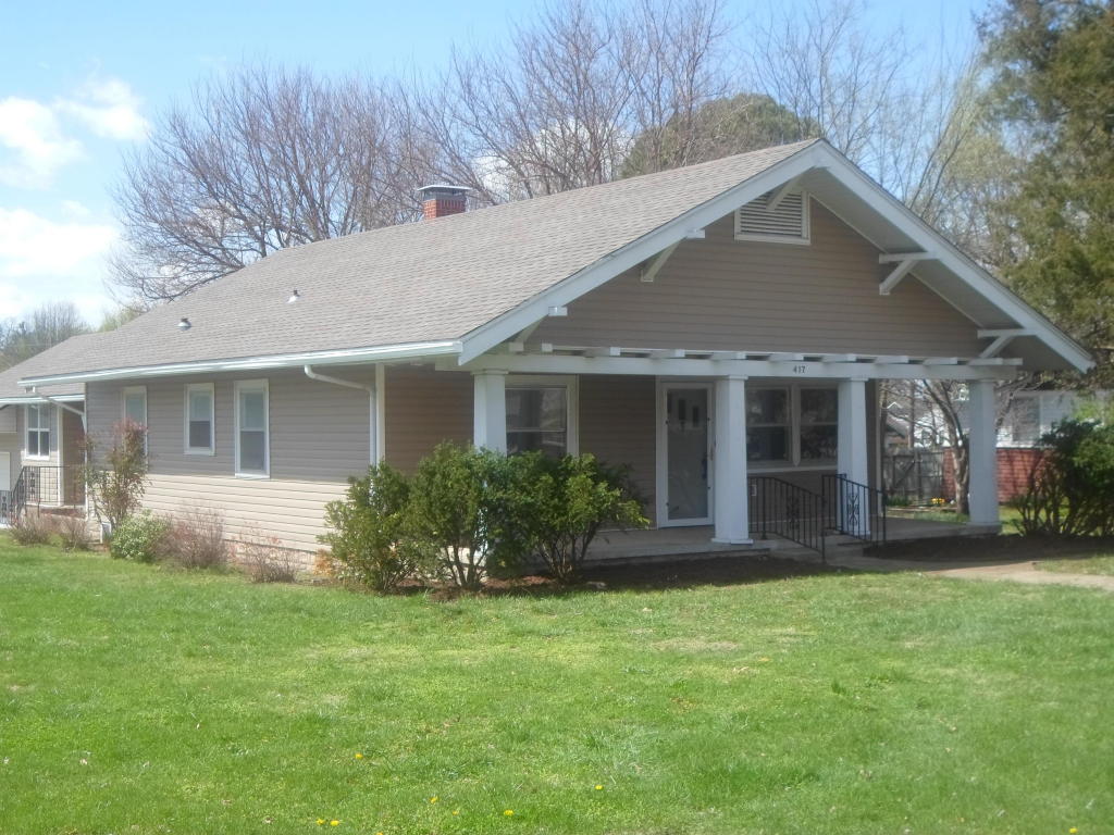417 South Lincoln Avenue, Aurora, MO 65605