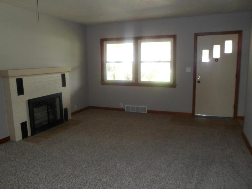 417 South Lincoln Avenue, Aurora, MO 65605