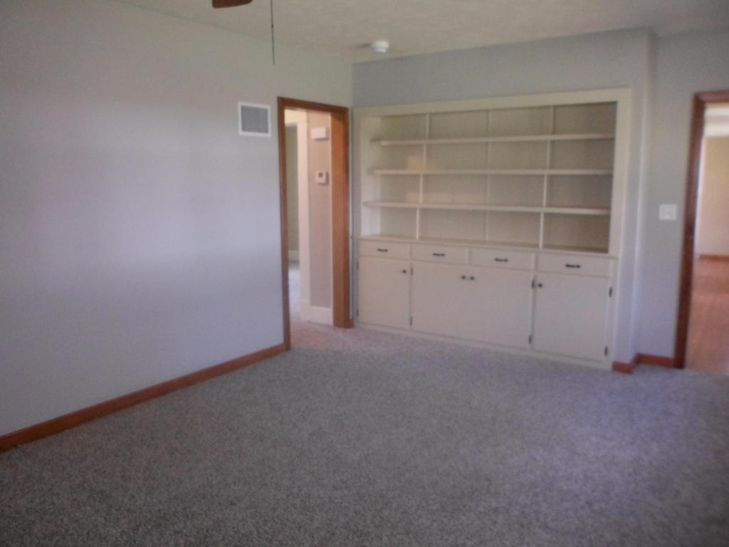 417 South Lincoln Avenue, Aurora, MO 65605