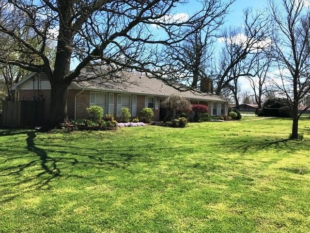 1520 South Hudson Avenue, Aurora, MO 65605