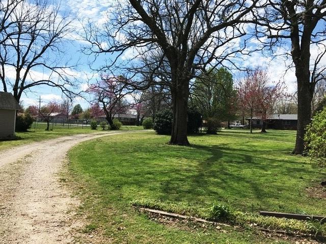 1520 South Hudson Avenue, Aurora, MO 65605