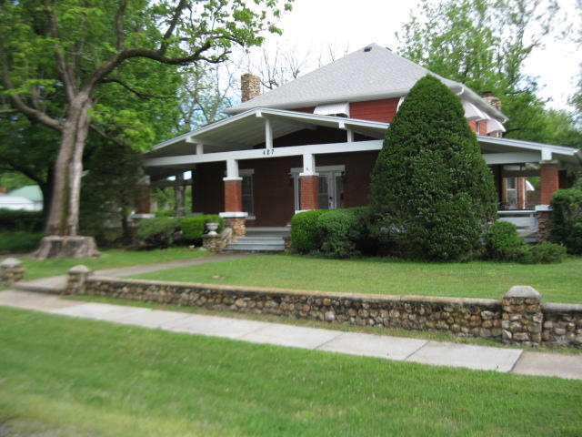 427 East Springfield Street, Aurora, MO 65605