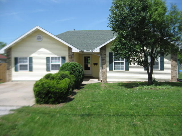 409 West High Street, Aurora, MO 65605