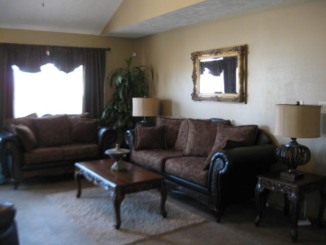 409 West High Street, Aurora, MO 65605