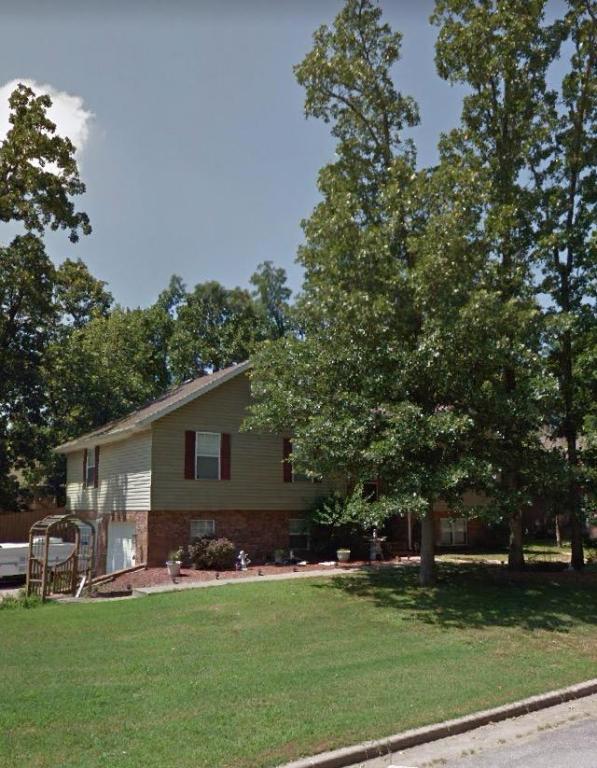 1002 Michel Drive, Aurora, MO 65605
