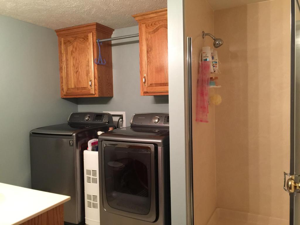 1002 Michel Drive, Aurora, MO 65605