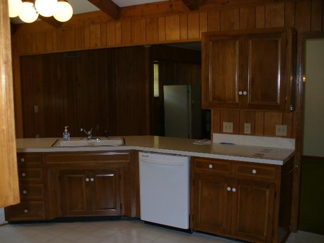 812 Terrace Drive, Aurora, United States 65605