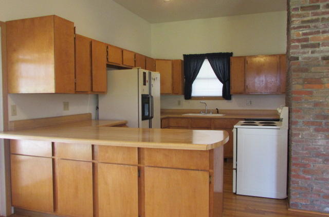 697 West Broadway Street, Alton, MO 65606