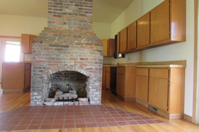 697 West Broadway Street, Alton, MO 65606