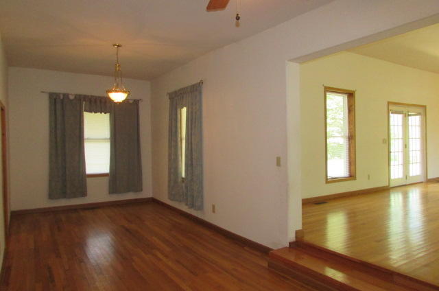 697 West Broadway Street, Alton, MO 65606