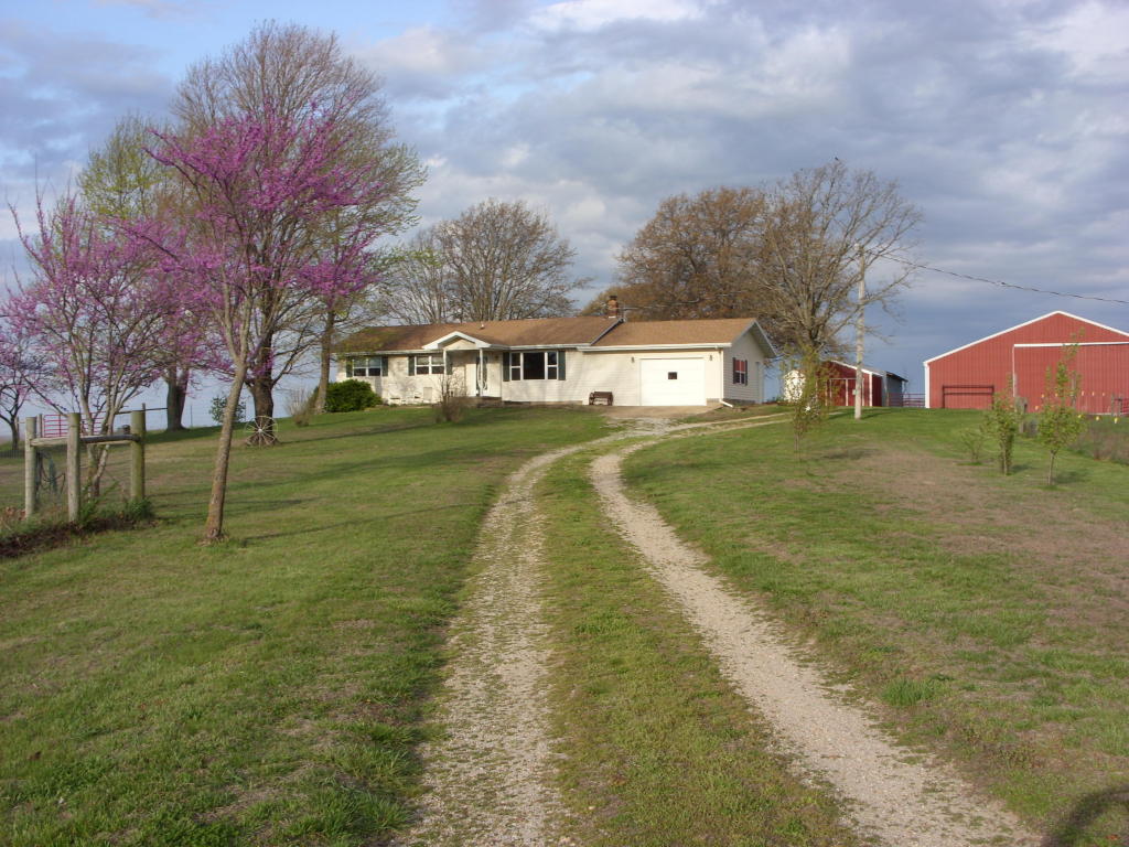 4 Rt., Ava, MO 65608