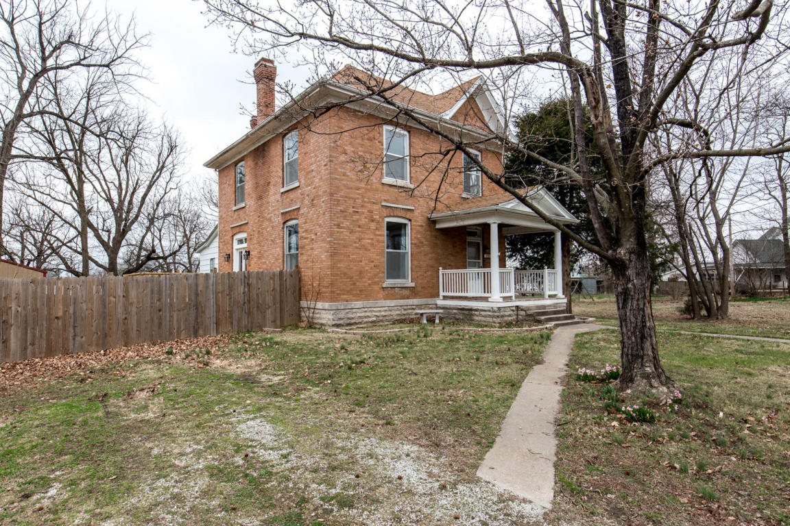 120 South Pine Street, Billings, MO 65610