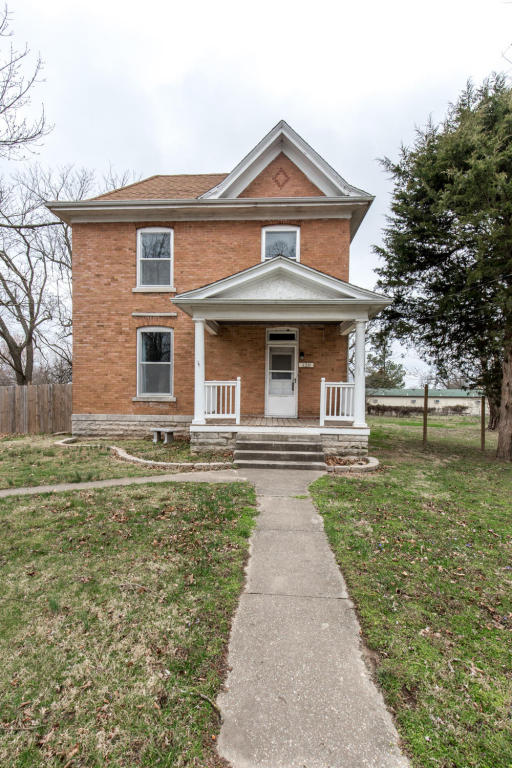 120 South Pine Street, Billings, MO 65610