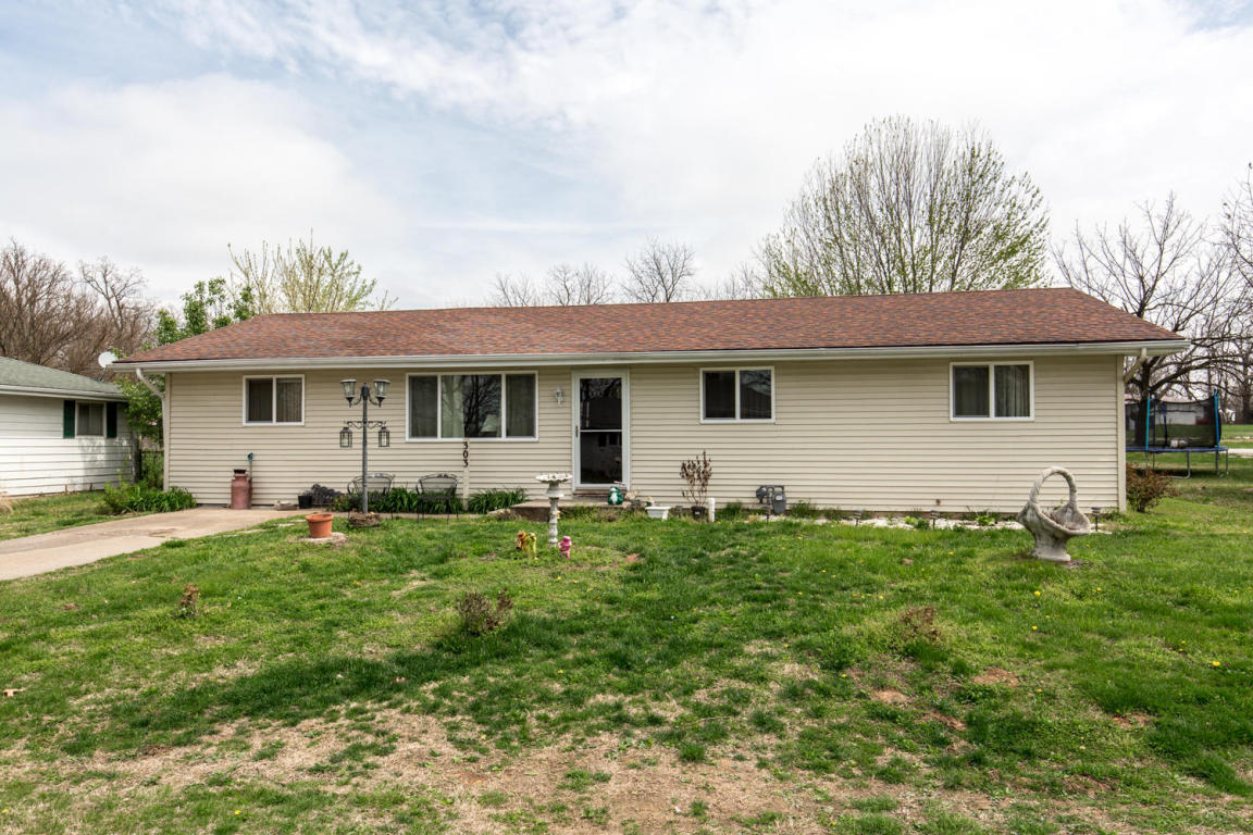 303 South Lincoln Street, Billings, MO 65610