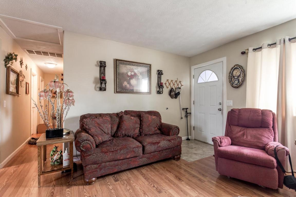 303 South Lincoln Street, Billings, MO 65610