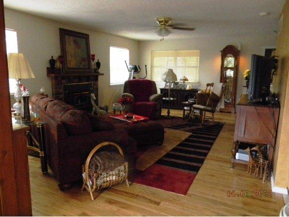 79 Hallie Drive, Blue Eye, MO 65611