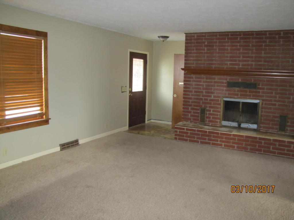 416 West Olive Street, Bolivar, MO 65613